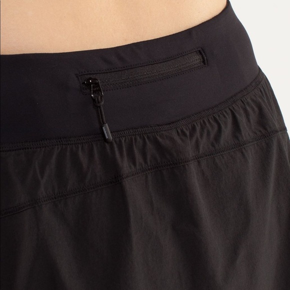 NEW Lululemon Run: Light As Air Skirt in Black. Luxtreme Skort. Size 6. NWOT. - Picture 2 of 8